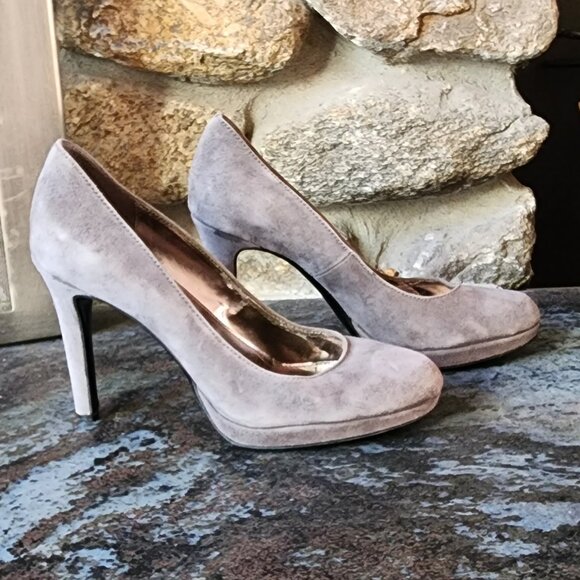 Calvin Klein Onyx Platinum Suede Platform Heels Size 7.5 - Picture 9 of 16